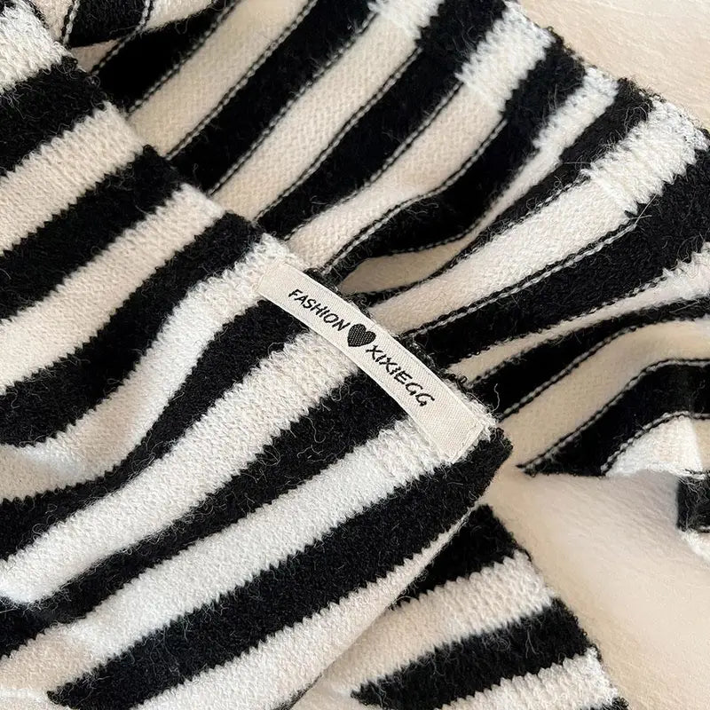 Women’s Wool Blend Triangle Scarf - Versatile Knitted Winter Neck Warmer