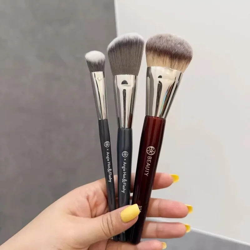Contoured Makeup Brush Set - Liquid Foundation, Bronzer, Blush & Highlighter Tools