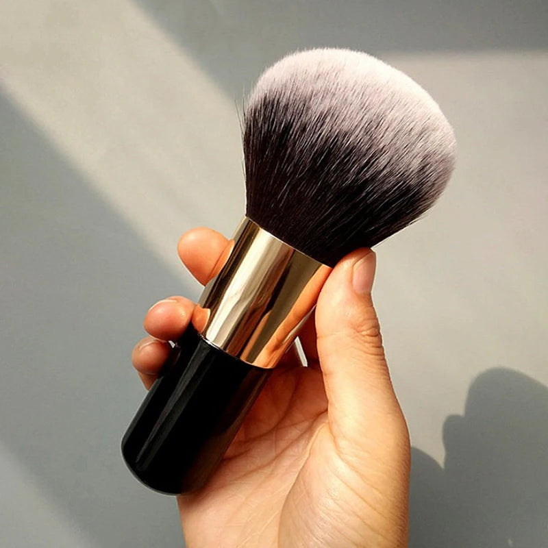 Large Face Makeup Brush for Foundation and Blush - Soft, Professional Cosmetic Tool