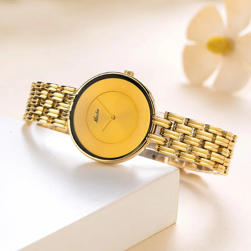 Women Business Retro Metal Quartz Watch with Waterproof Strap — Light Luxury