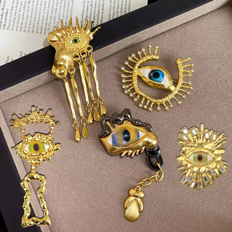Vintage Devil Eye Badge Brooch Costume Accessory Halloween Cosplay Pin