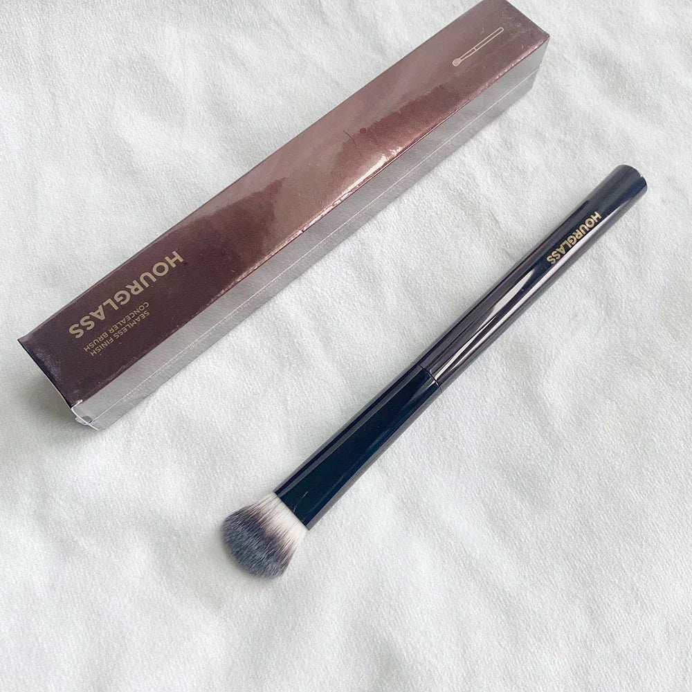 Vanish Concealer Brush - Angled Synthetic Makeup Tool for Liquid & Cream