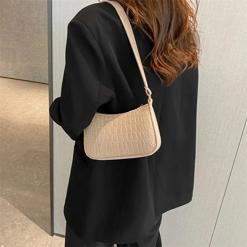 Retro Small Square Shoulder Bag for Autumn 2024 - Casual Handheld Underarm Crossbody