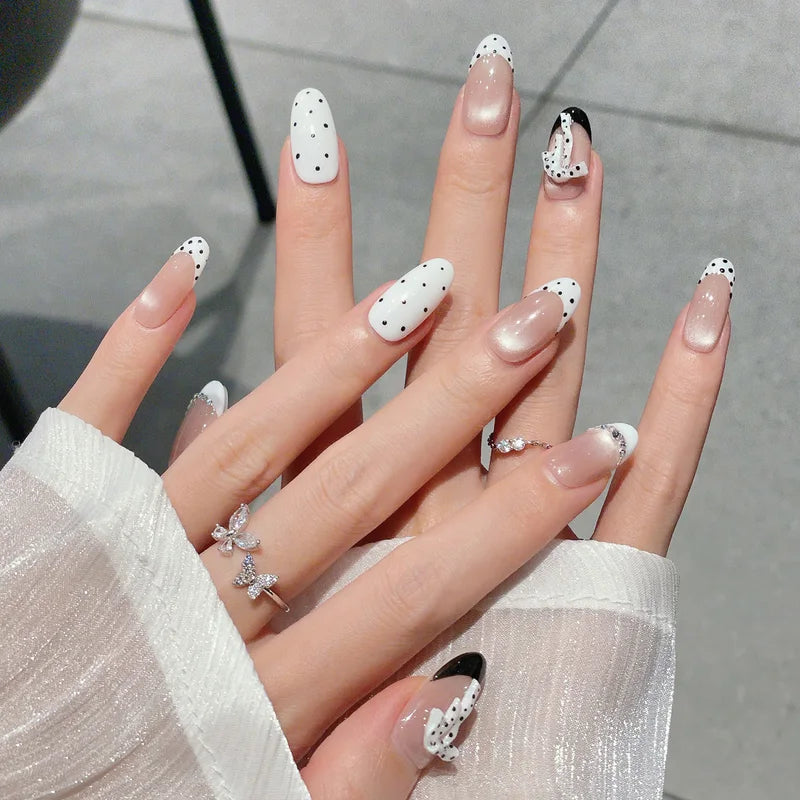 Medium Oval Press On Nails Kit - Nude & White Fake Nail Art, Gentle & Elegant, Bow Design, 10 Pieces