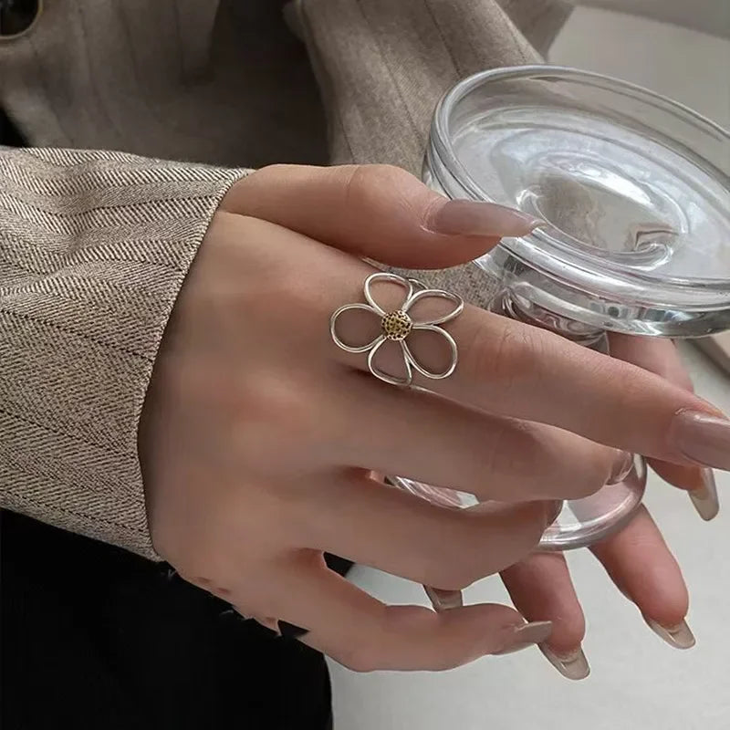 Simple Daisy Flower Ring for Women - Personalized Daily Jewelry Gift