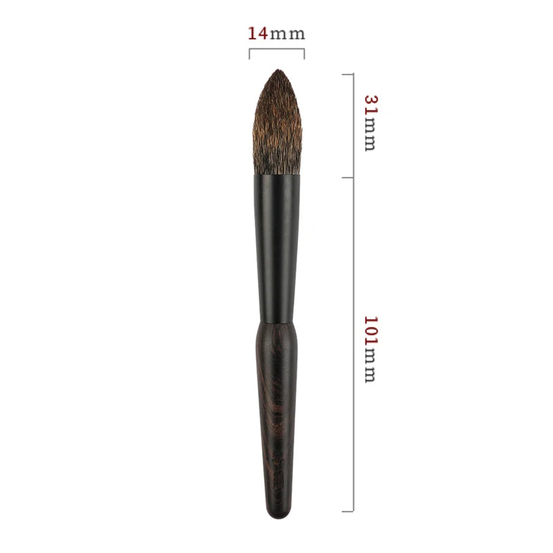 High-Quality Tapered Makeup Brush for Highlighting - Natural Squirrel Hair