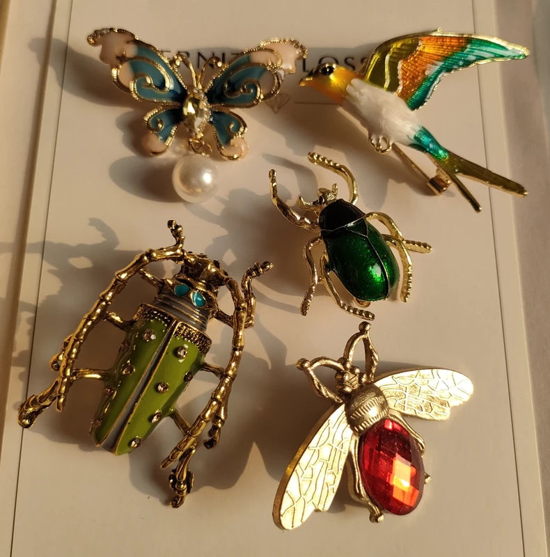 Vintage Bee Beetle Brooch for Women Men Insect Palace Jewelry Fashion Accessory