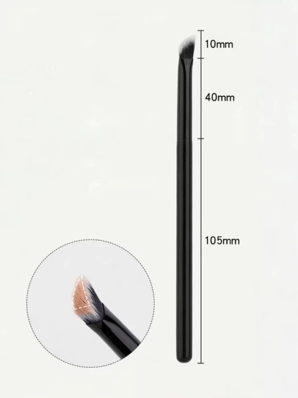 Triangular Sloped Foundation Brush for Face Makeup and Highlighter