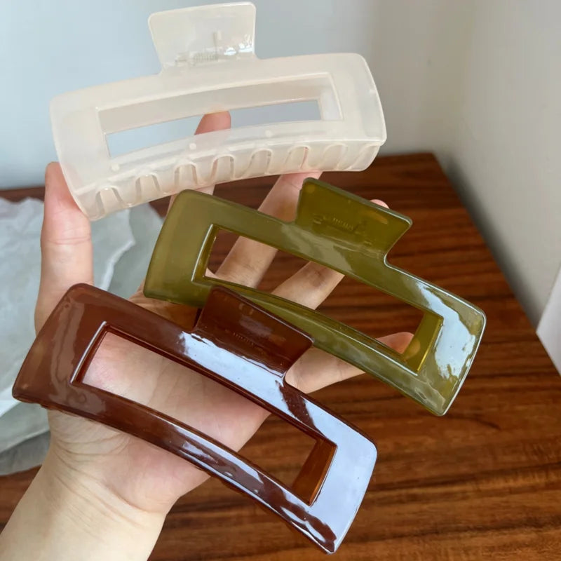 Oversized Claw Hair Clips for Thick Hair - Geometric Shark Style, 13cm, Minimalist Hair Accessories for Women and Girls