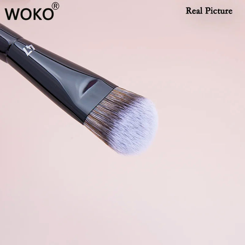 Angled Makeup Brush for Foundation Blush & Cream Blending - Professional Cosmetic Tool