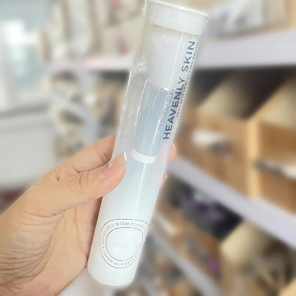 Luxury Skin-Smoothing Makeup Brush with Collagen Infused Hair - Pro-Quality Face Tool