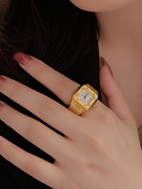 Mini Vintage Finger Ring Watch Round Creative Quartz Watch for Fashion & Couples