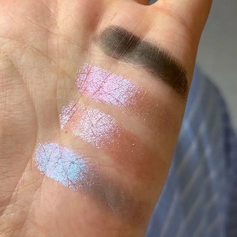4-Color Chameleon Eye Shadow Palette with Shimmer Finish for Vibrant Looks