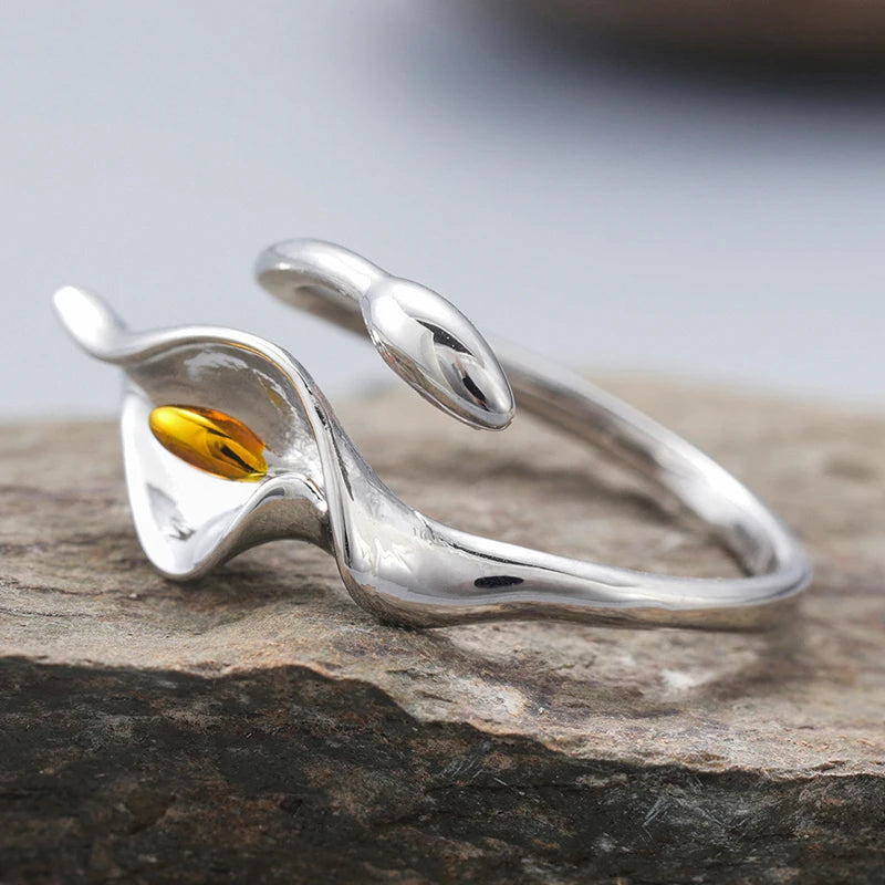 Adjustable Calla Lily Floral Ring for Women - Elegant Statement Jewelry
