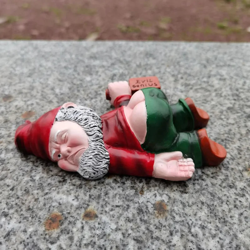 15cm Drunken Garden Gnome Statue - Whimsical Resin Yard Decor for Outdoor & Indoor Spaces