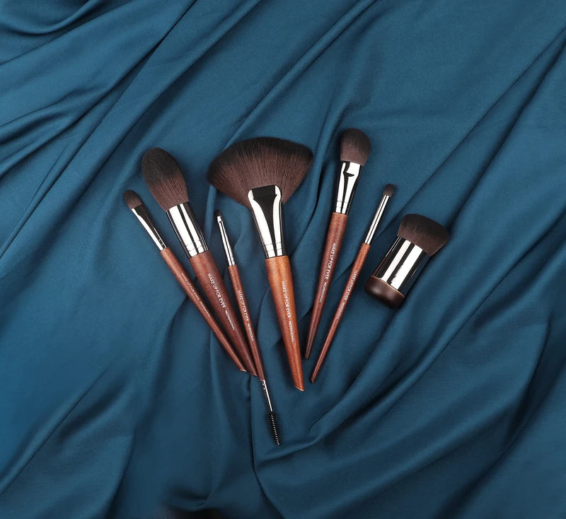 Large Fluffy Loose Powder Brush - Soft Fiber Hair for Makeup Application