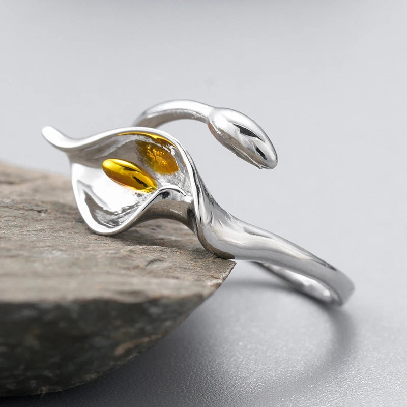 Adjustable Calla Lily Floral Ring for Women - Elegant Statement Jewelry