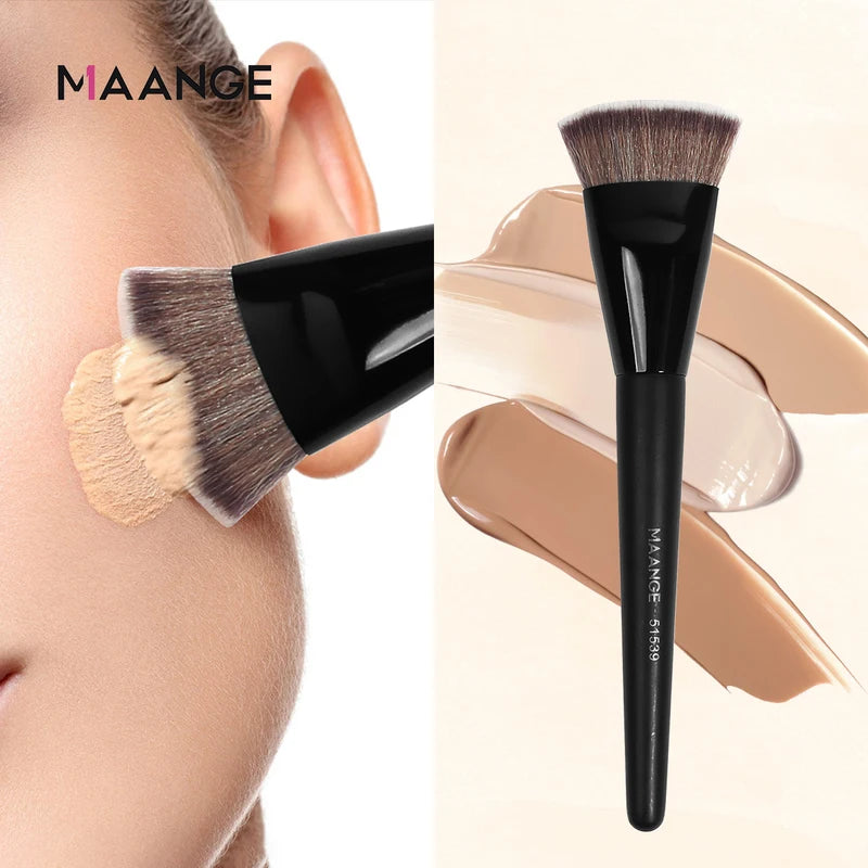 Flat Head Foundation Brush with Storage Box - Versatile Makeup Tool for Liquid & Cream Applications