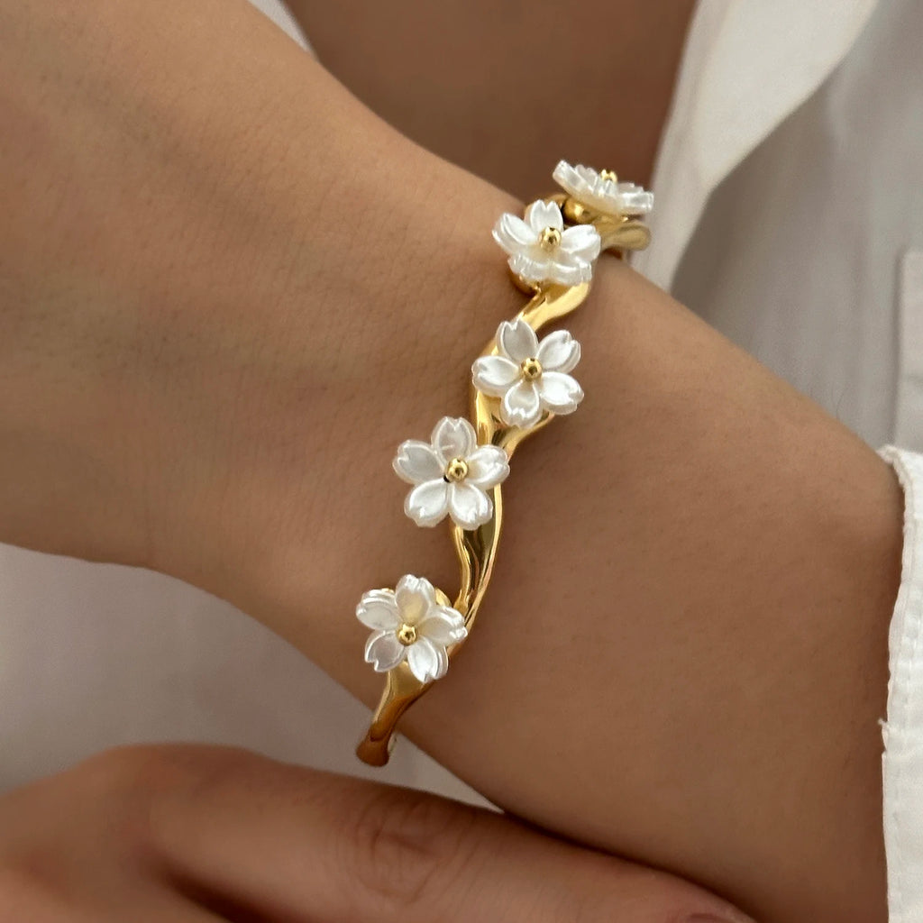 Women’s Gold Plated Stainless Steel Evil Eye Bracelet Wavy Shell Flower Open Bangle Waterproof Jewelry