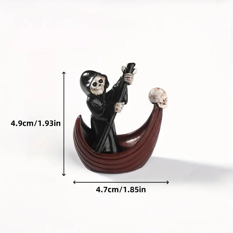 Miniature Halloween Skeleton Resin Model for DIY Spooky Decorations, 4.7x4.9cm