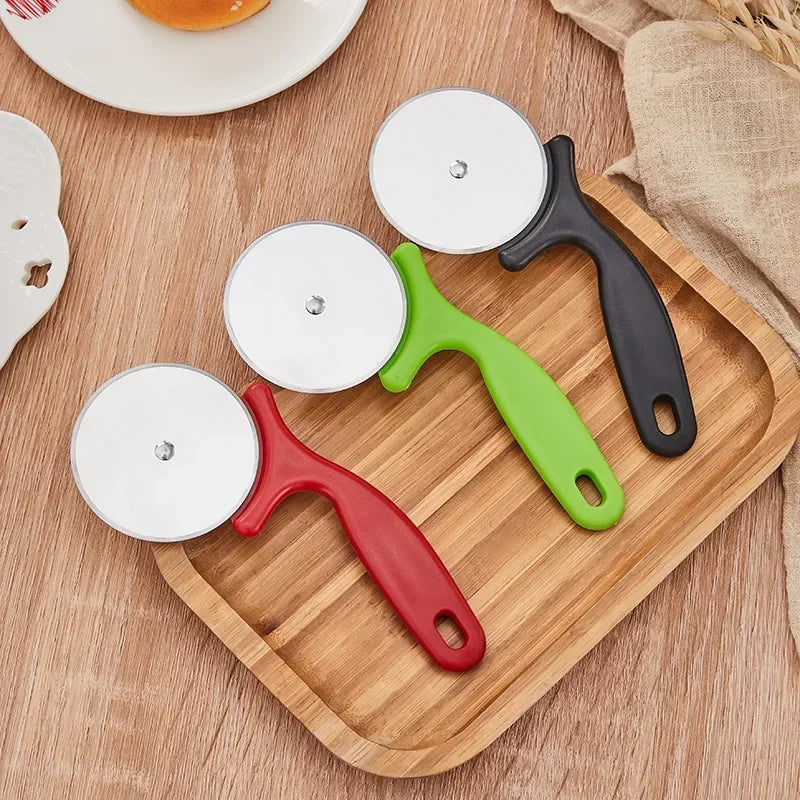 Stainless Steel Pizza Cutter Wheel with Handle - 18cm Kitchen Utensil