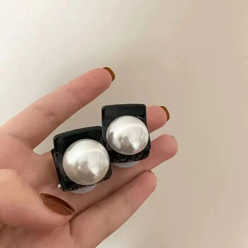 2pcs Pearl Hair Accessories with Strong Grip - Elegant Versatile Headwear
