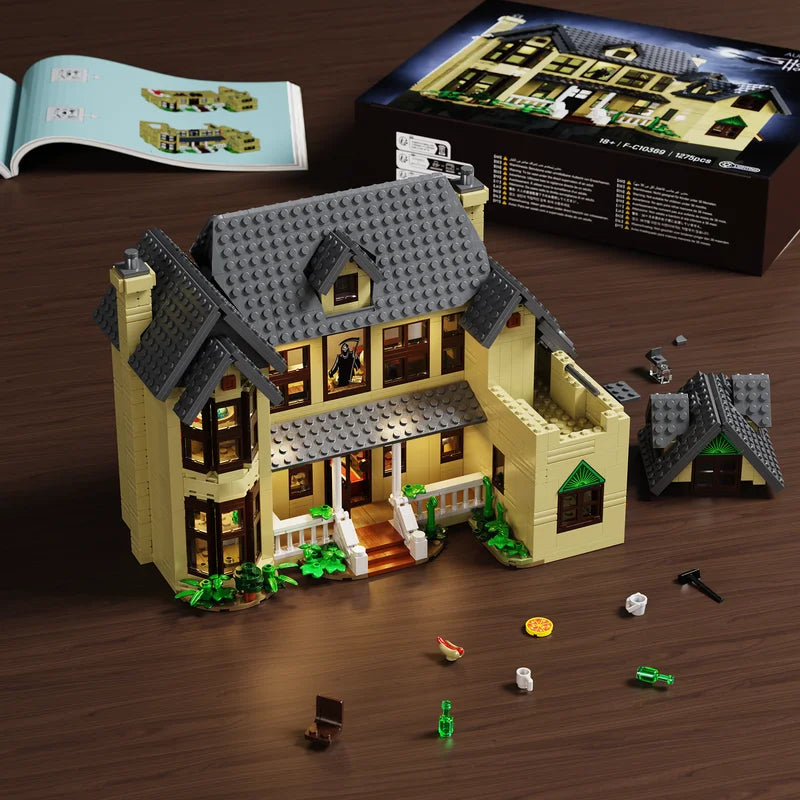 Halloween Haunted House Building Block Set - Scary Movie Model with LED Light, 1275 Pieces, Gift for Film Fans