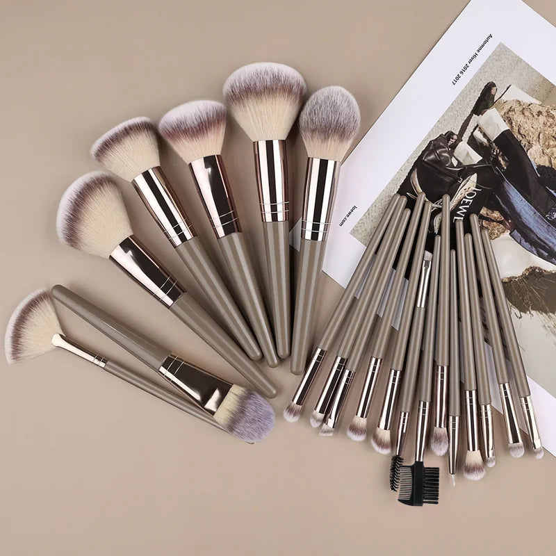 Makeup Brush Set with Sponges - Professional Eye, Face, Blush & Concealer Tools