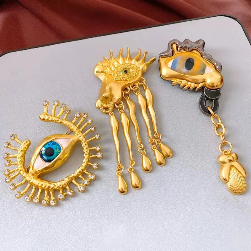 Vintage Devil Eye Badge Brooch Costume Accessory Halloween Cosplay Pin