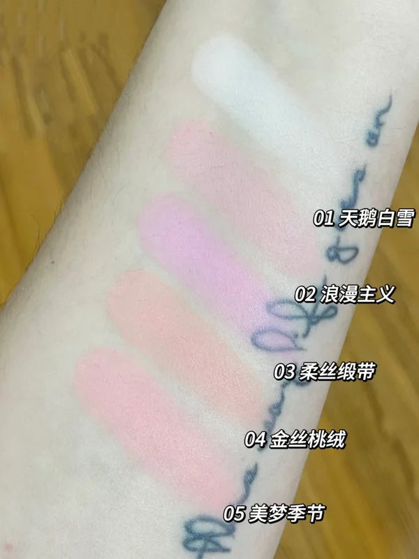 Long-Lasting Blush Powder with Embossed Swan Design - Natural Brightening Makeup, 5g