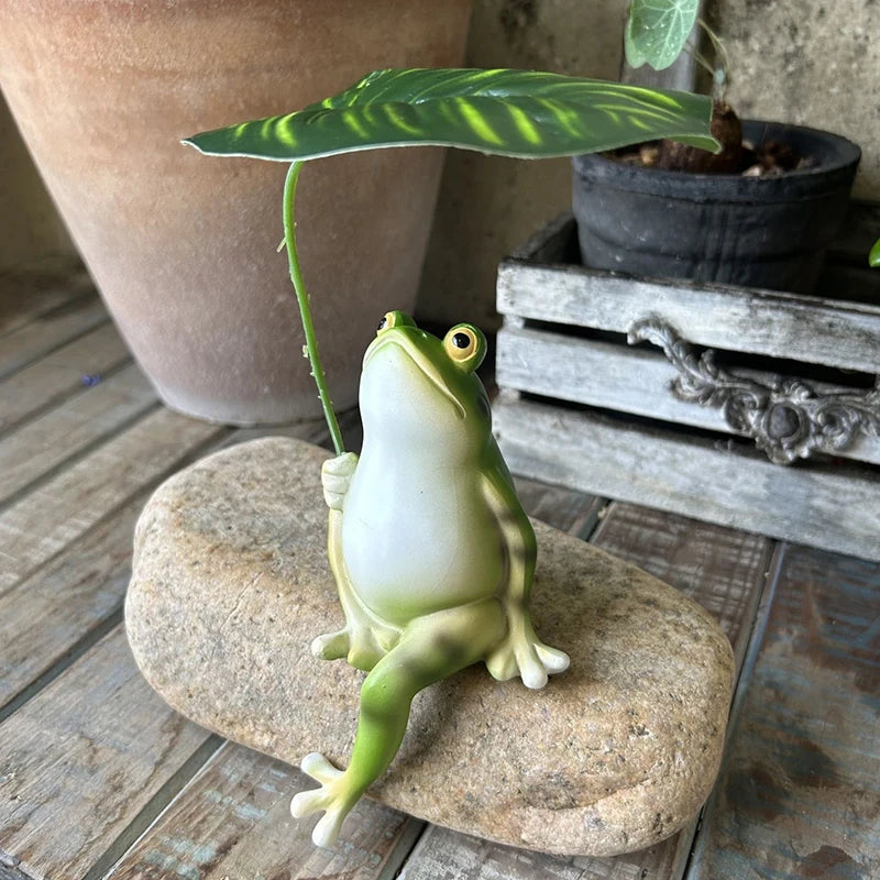 Resin Frog Garden Ornament Large Outdoor Lawn Decor Gift for Patio and Courtyard