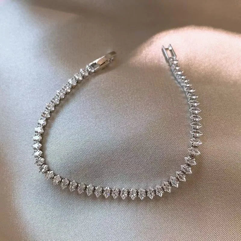 Geometric Crystal Chain Bracelet for Women – Trendy Rhinestone Charm Jewelry Gift