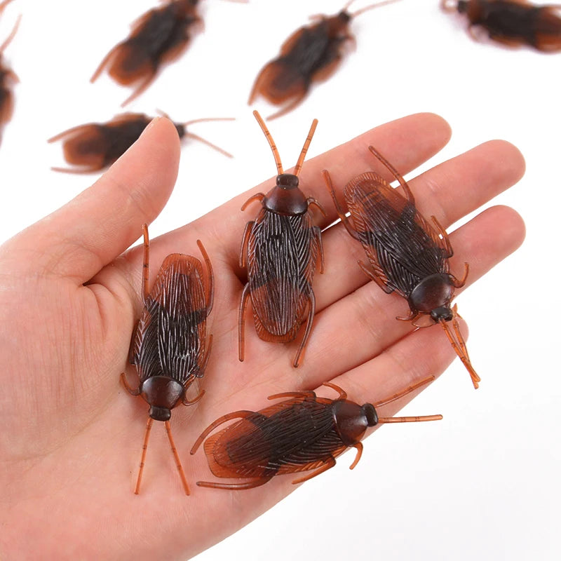 50PCS Halloween Plastic Cockroach Joke Props - Rubber Bug Gags for Pranks