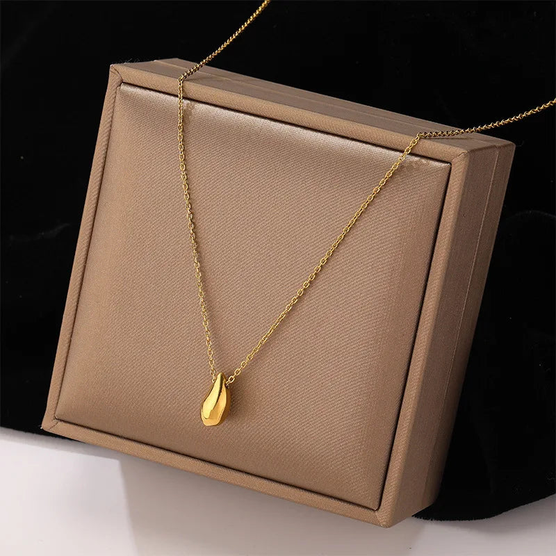 Luxury Titanium Steel Heart Love Square Necklace Pendant Chain for Women