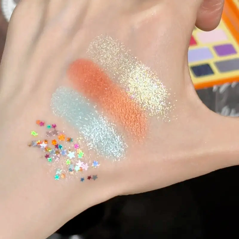 Vibrant Matte Eyeshadow Palette with 16 Colors - Long Lasting Makeup Set