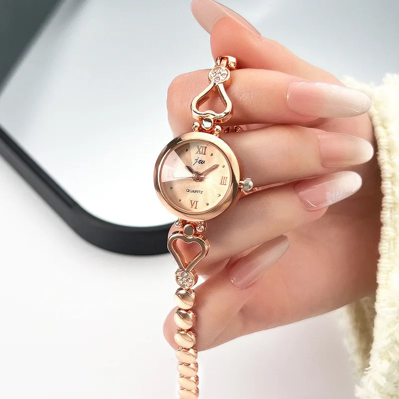 Women's Exquisite Heart Bracelet Waterproof Quartz Watch - Light Luxury Gift