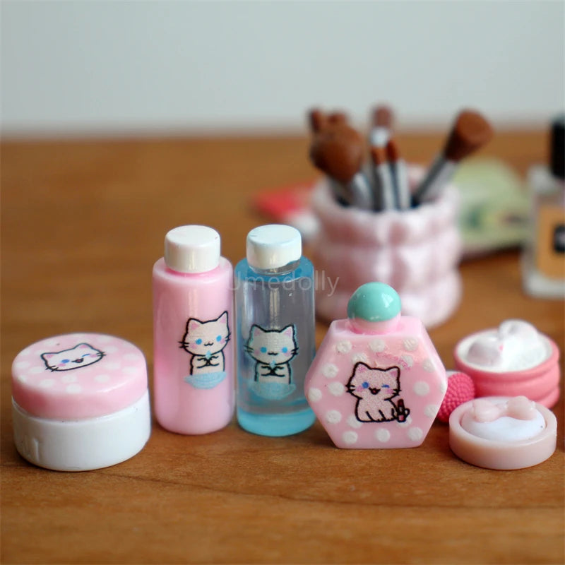 Miniature Dollhouse Makeup Brush Set - Resin Cosmetic Model for 1/6 Scale Dolls