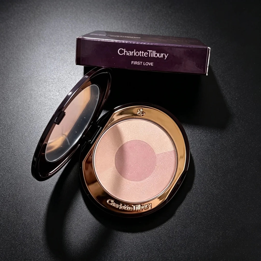 Lightweight Long-Lasting Makeup Palette with Setting Powder, Lip Gloss & Blush