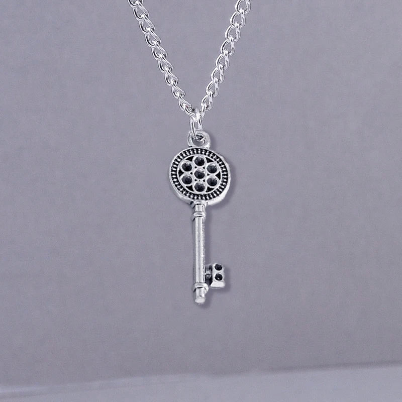 Steampunk Lock Key Pendant Necklace - Retro Gothic Punk Jewelry for Men & Women