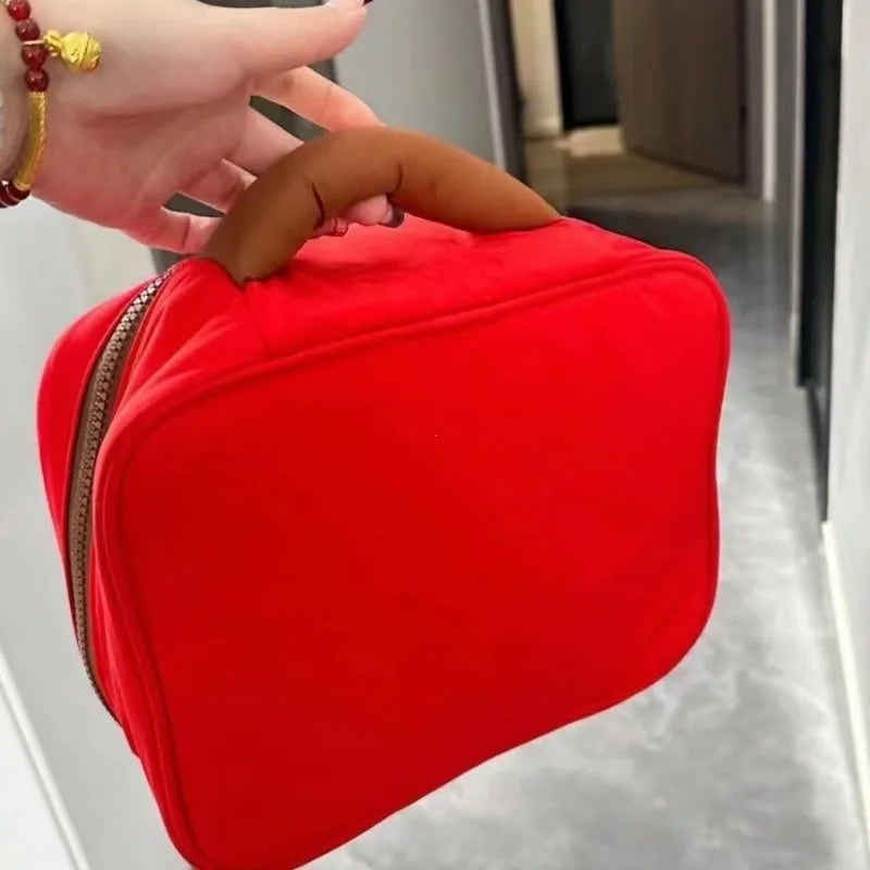 Cute Apple Pattern Makeup Bag Women Travel Cosmetic Organizer Pouch - Christmas Gift