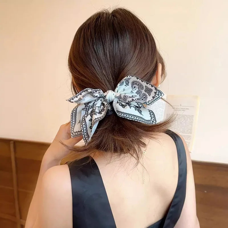 Elegant Women's Bow Hair Clip with Cashew Flower Pattern - High-End Hair Accessory