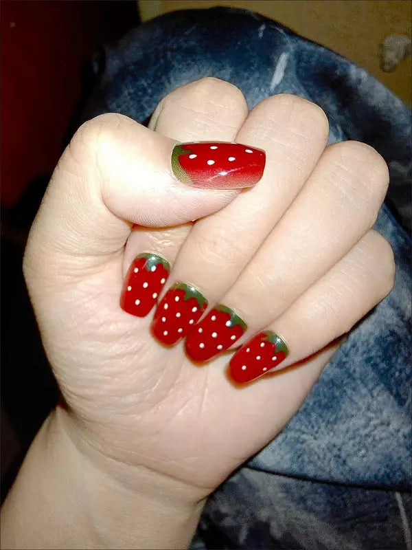 10pcs Short Fake Nails with Strawberry & Cat's Eye Design - Full Cover Press On Nails