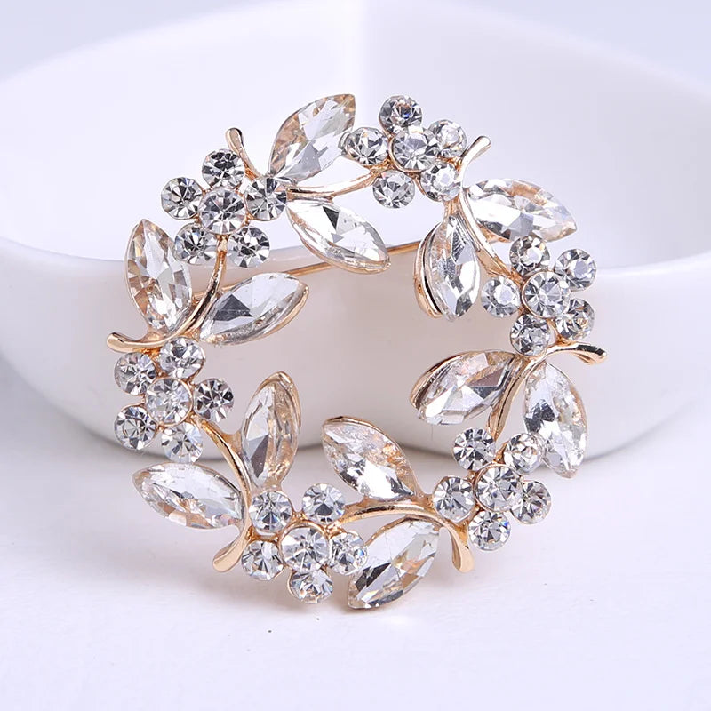 Elegant Leaf Ring with Rhinestones - Collar Brooch Jewelry Accessory