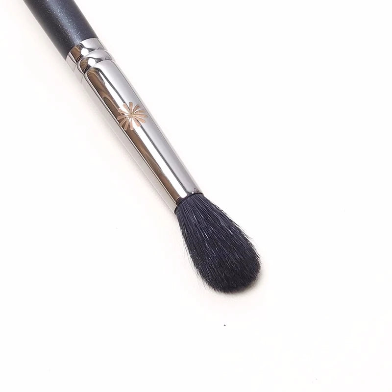 Eye Shadow Blending Brush - Natural Goat Hair Makeup Tool for Soft Application