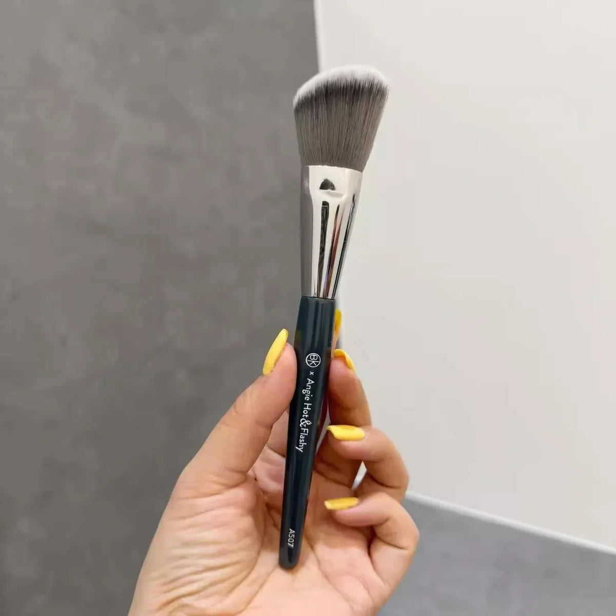 Contoured Makeup Brush Set - Liquid Foundation, Bronzer, Blush & Highlighter Tools