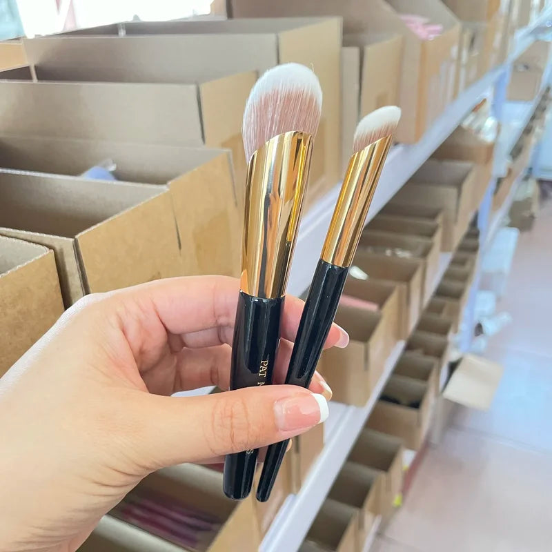 Multi-Color Face Makeup Brush Set - Contour, Highlight & Concealer Tools