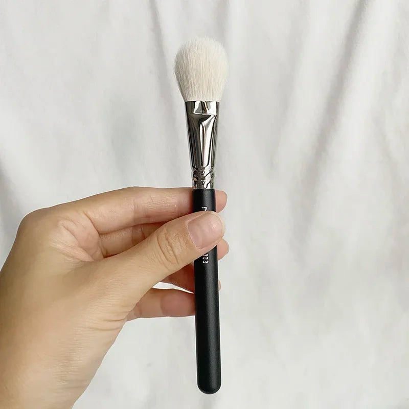Cheek Brush - Soft Fluffy Goat Hair Makeup Blush & Highlighter Brush