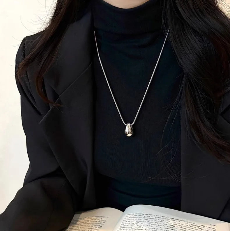 Minimalist Long Teardrop Charm Pendant Necklace for Women - Autumn Winter Fashion Jewelry