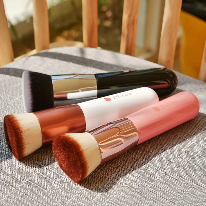 Flat Top Kabuki Foundation Brush - Synthetic Makeup Blending & Buffing Tool