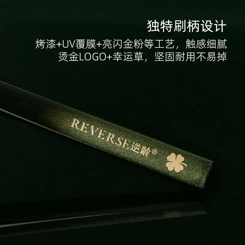 Anti-Aging Round Blade Blush Brush with Snow Fox Fur - Soft Makeup Tool